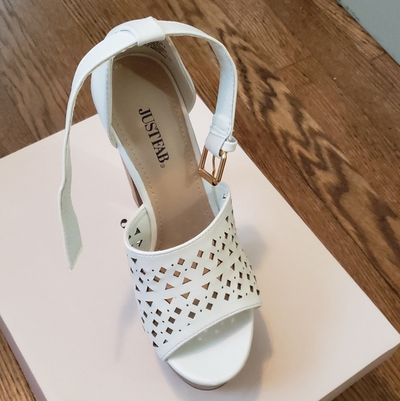 White block heels - Picture 2 of 2